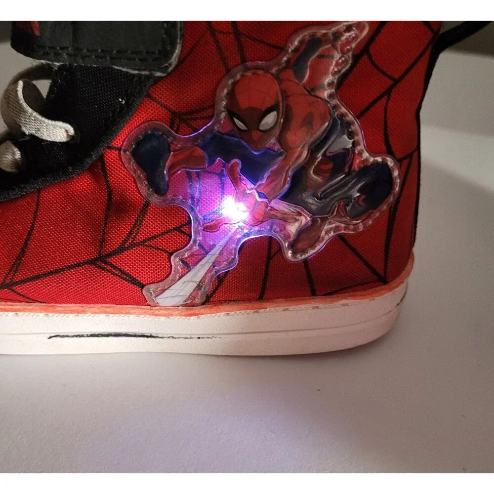 ​Marvel Spider-Man Boys Light-Up High Top Canvas Skate Shoes Size US 12 Kids